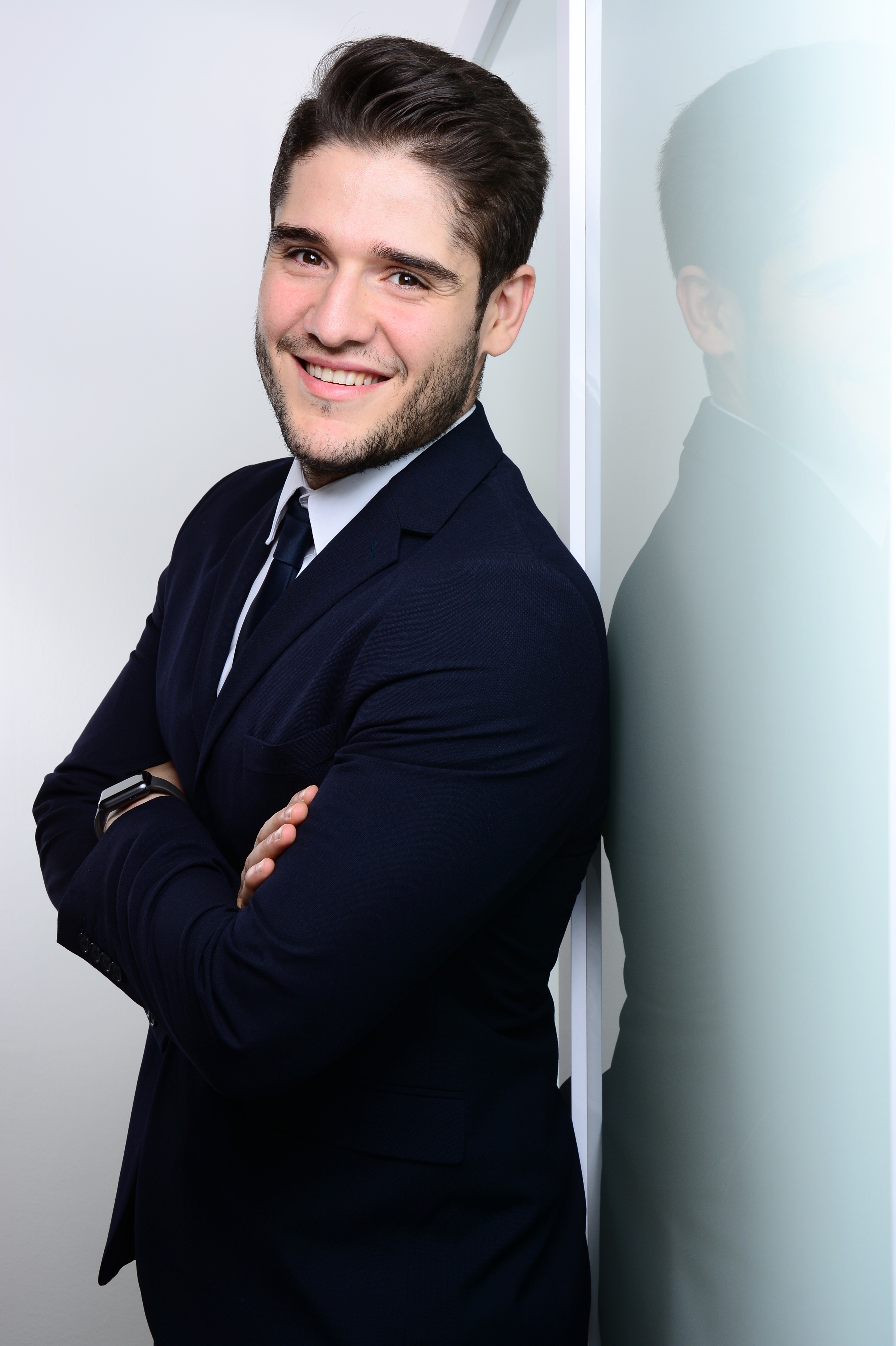 Portrait of Elie Bitar, independent AI consultant based in Berlin.